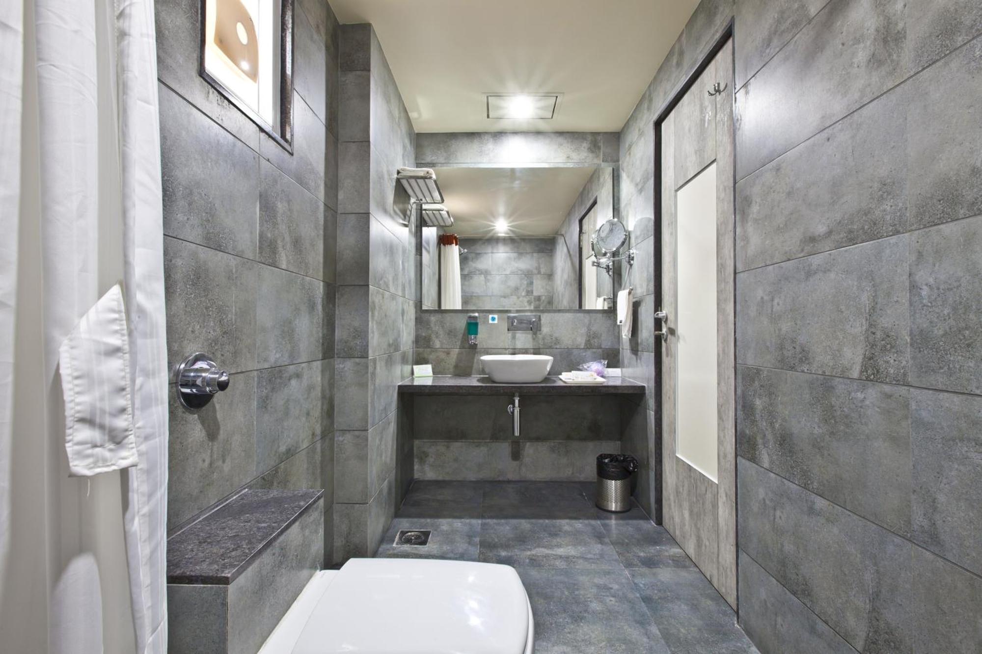 Hotel Sifat International Surat Exterior foto